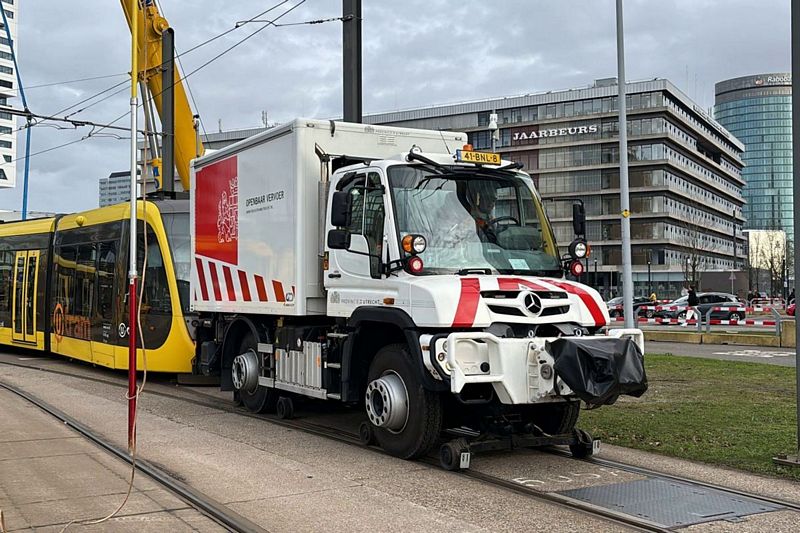 Sneltram ontspoort nabij Utrecht Centraal 
